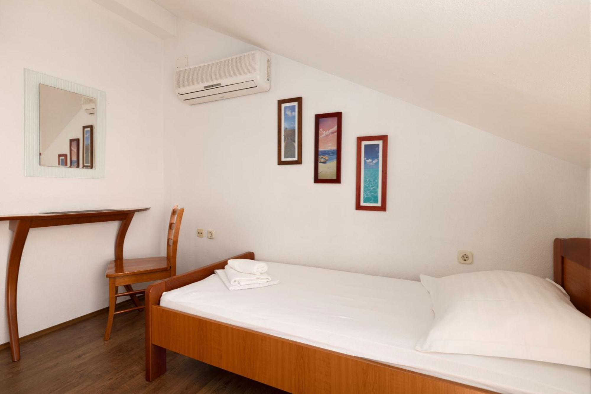 Jasminka Apartments Podgora Bagian luar foto