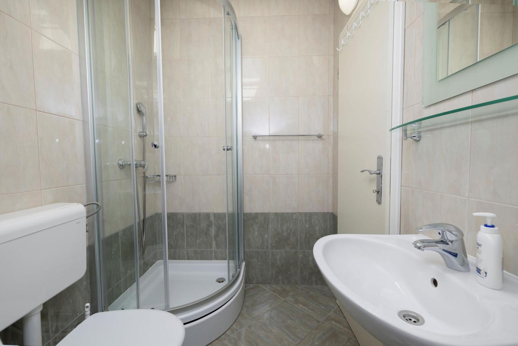Jasminka Apartments Podgora Bagian luar foto